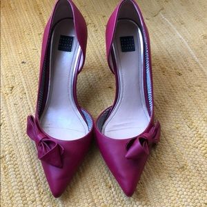 WHBM Fushia Bow Heel Size 9